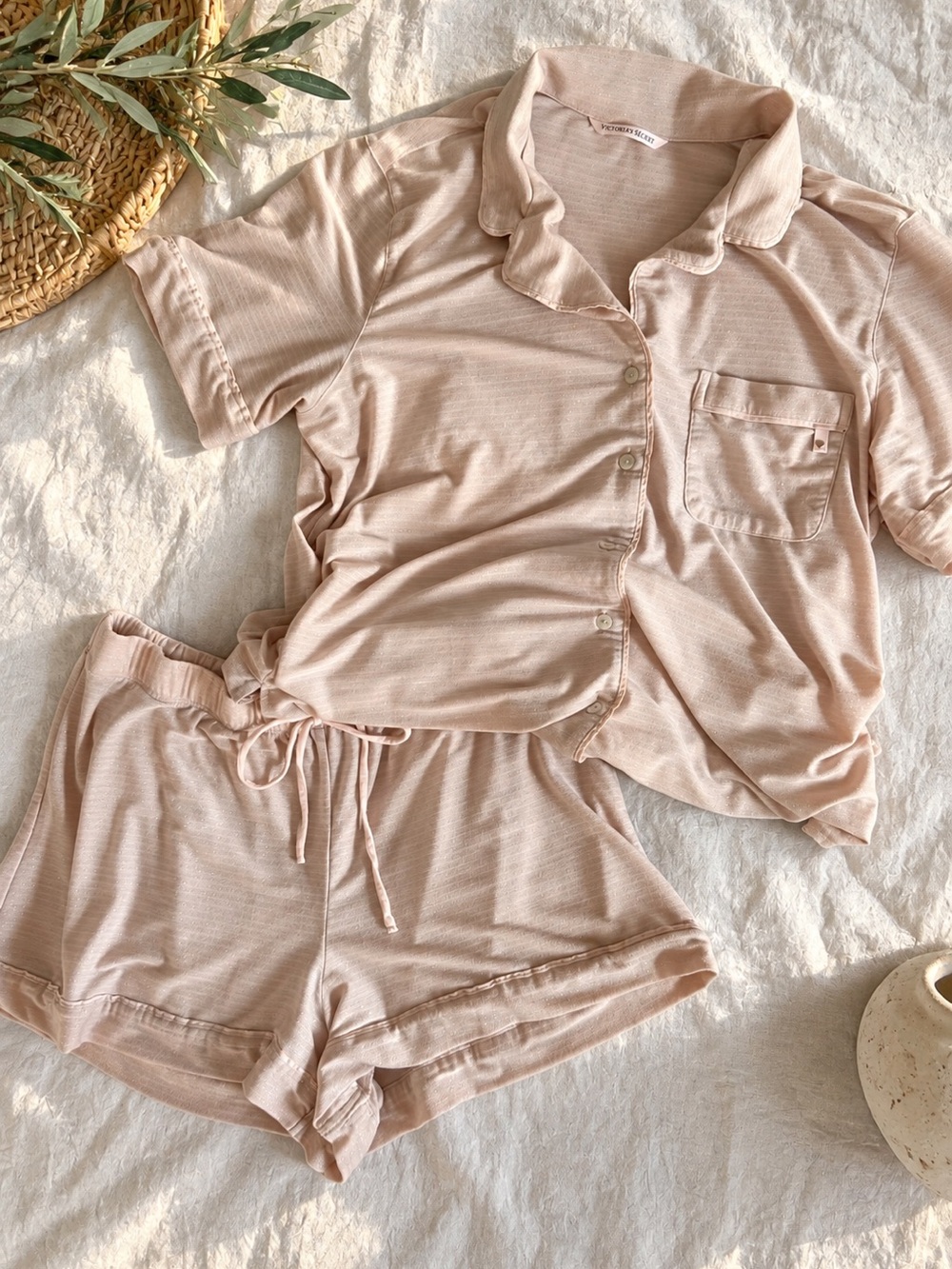 ✨ Victoria’s Secret Pajama Set Blush Pink Button Down Top with Shorts Size M ✨